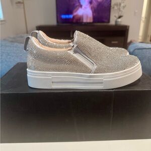 NWOT Lulus Silver Platform Slip-On Shoes
